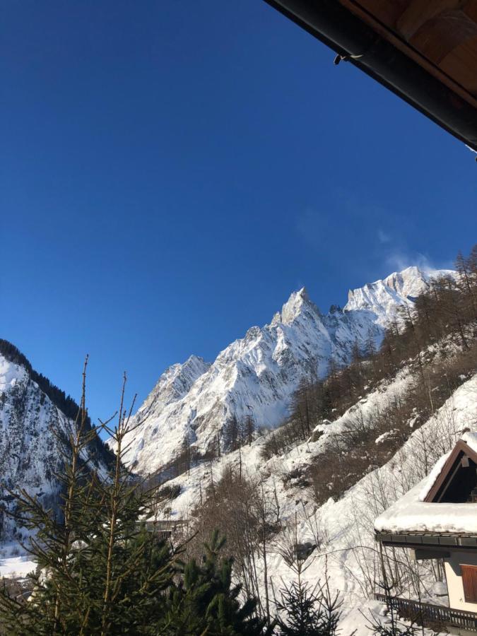 Hotel Chalet Joli Courmayeur Exterior foto